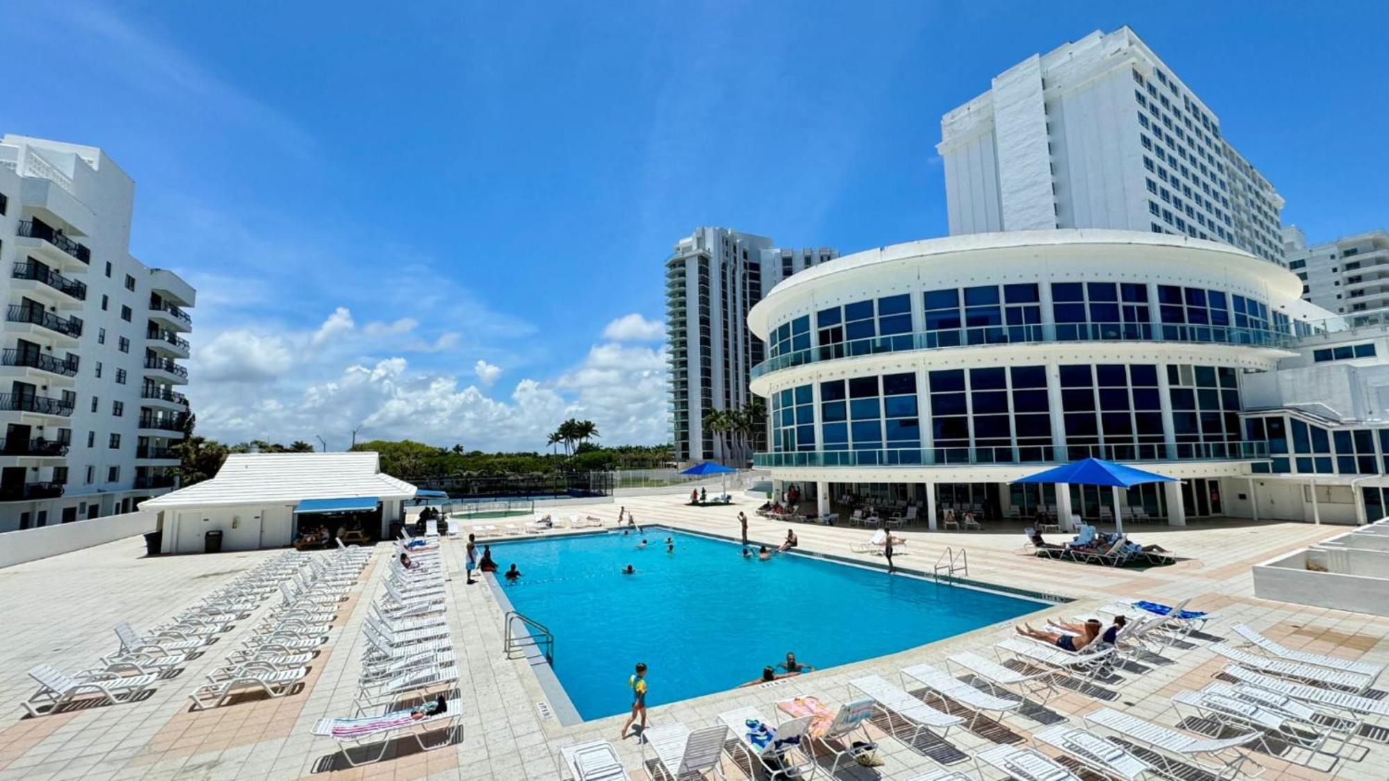 Seastays Apartments Miami Beach Exterior photo